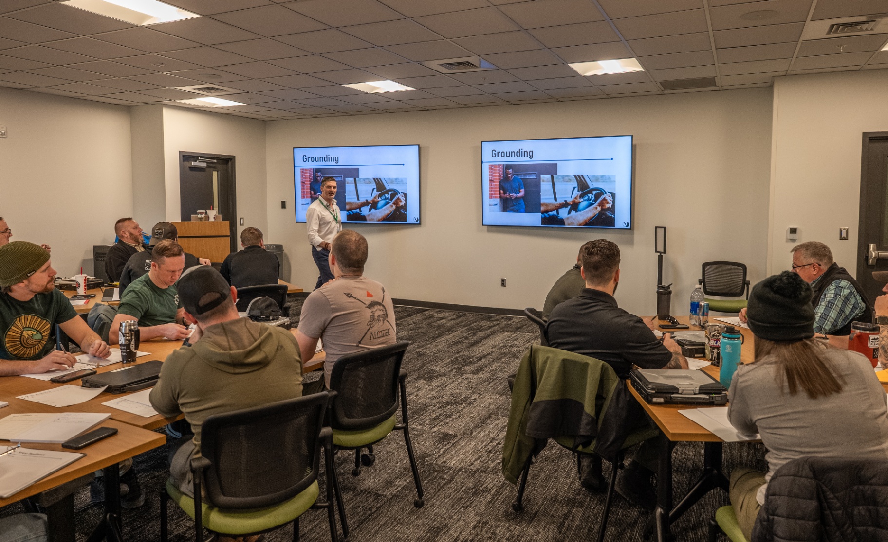 Dual-Screen Training Rooms